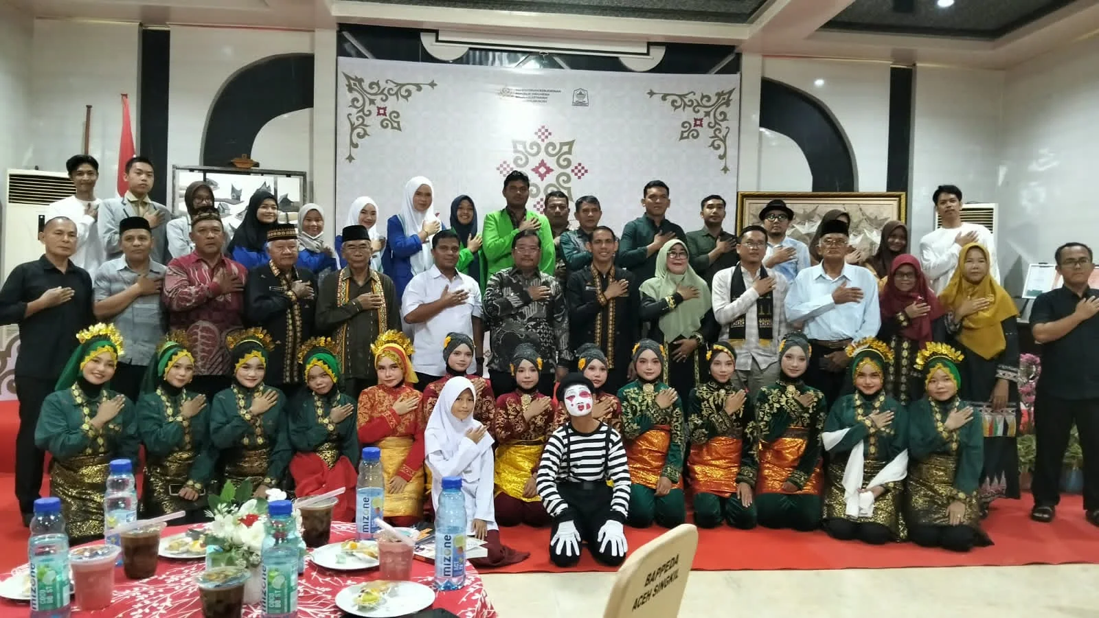 Bupati Aceh singkil